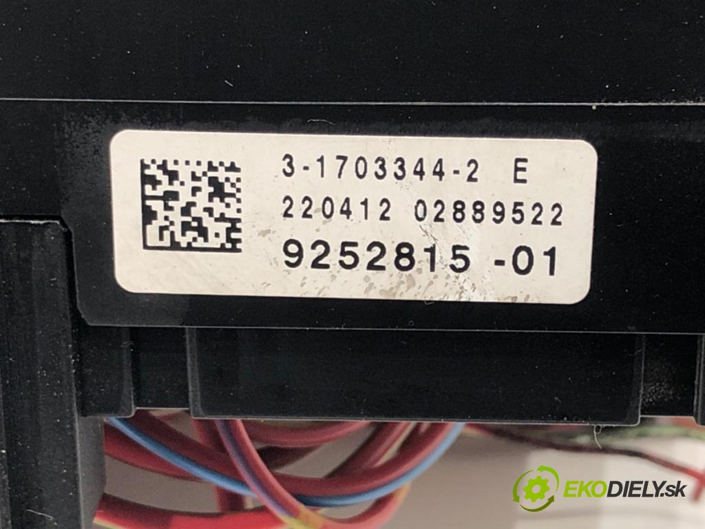 BMW 5 Touring (F11) 2009 - 2017    520 d 135 kW [184 KM] olej napędowy 2010 - 2014  skříňka poistková 9252815 (Pojistkové skříňky)