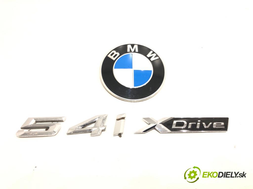 BMW 5 (G30, F90) 2016 - 2022    540 i Mild-Hybrid xDrive 245 kW [333 KM] Hybryda silnik benzynowy / elektryczny 2020 - 2022  znak LOGO: značky zadní část 7463715