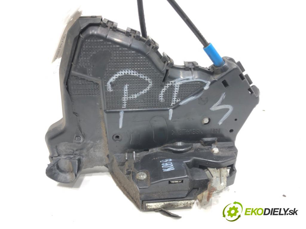 TOYOTA AVENSIS Kombi (_T27_) 2009 - 2018    2.2 D-4D (ADT271_) 110 kW [150 KM] olej napędowy 2009 - 2018  zámok dveře pravý přední část