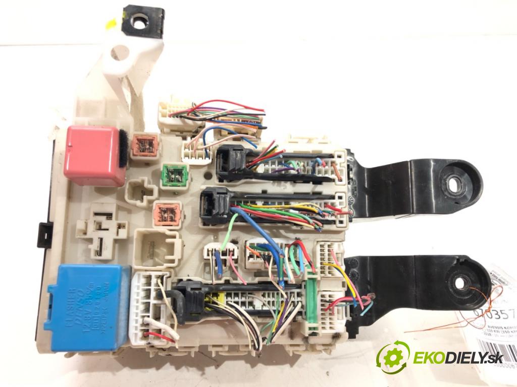 TOYOTA AVENSIS Kombi (_T27_) 2009 - 2018    2.2 D-4D (ADT271_) 110 kW [150 KM] olej napędowy 2009 - 2018  skříňka poistková 82730-05140 (Pojistkové skříňky)