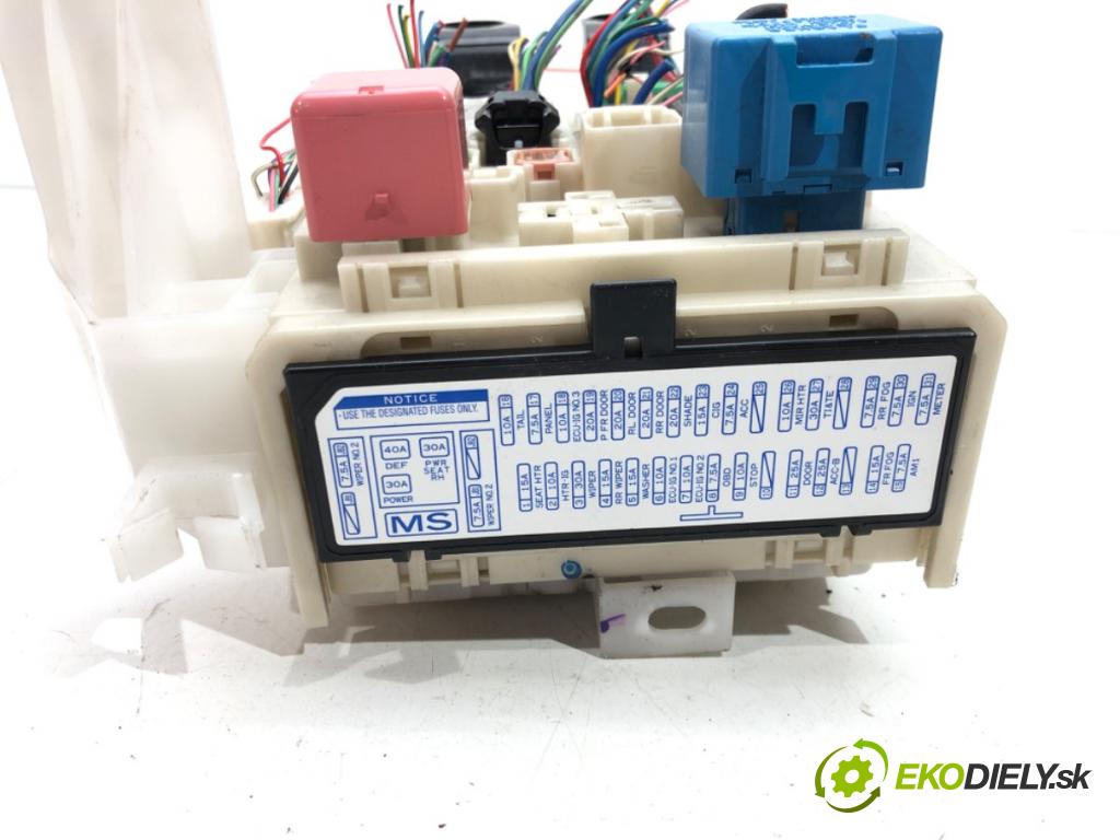 TOYOTA AVENSIS Kombi (_T27_) 2009 - 2018    2.2 D-4D (ADT271_) 110 kW [150 KM] olej napędowy 2009 - 2018  skříňka poistková 82730-05140 (Pojistkové skříňky)