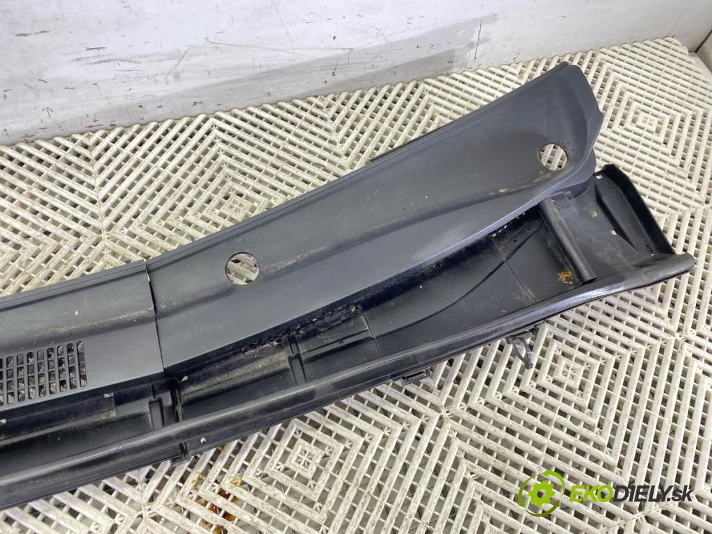 TOYOTA AVENSIS Kombi (_T27_) 2009 - 2018    2.2 D-4D (ADT271_) 110 kW [150 KM] olej napędowy 2009 - 2018  Torpédo, plast pod čelné okno 55709-05090 (Torpéda)