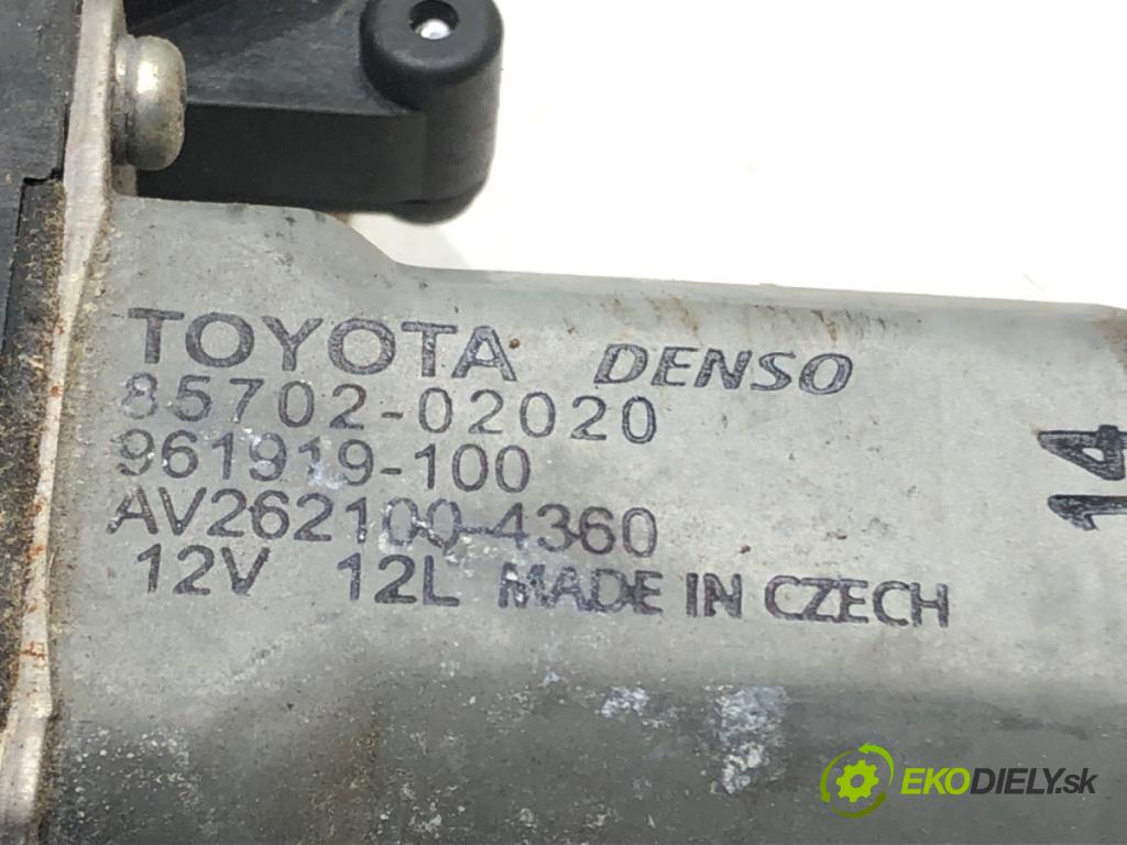 TOYOTA AVENSIS Kombi (_T27_) 2009 - 2018    2.2 D-4D (ADT271_) 110 kW [150 KM] olej napędowy 2009 - 2018  mechanismus okna levý přední část 85702-02020