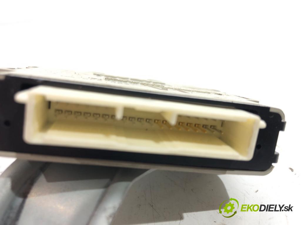 TOYOTA AVENSIS Kombi (_T27_) 2009 - 2018    2.2 D-4D (ADT271_) 110 kW [150 KM] olej napędowy 2009 - 2018  Modul svetiel 89940-20010 (Ostatné)