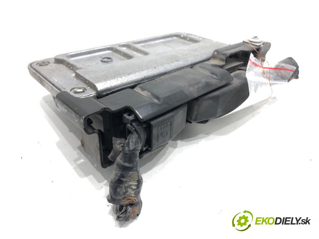 SEAT IBIZA IV (6J5, 6P1) 2008 - 2017    1.4 63 kW [85 KM] benzyna 2008 - 2015  riadiaca jednotka Motor 03C906024BK (Riadiace jednotky)