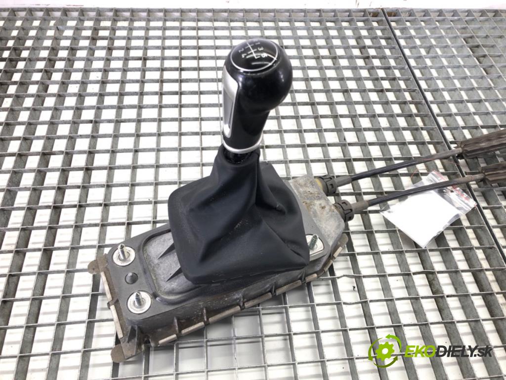 SEAT IBIZA IV (6J5, 6P1) 2008 - 2017    1.4 63 kW [85 KM] benzyna 2008 - 2015  Kulisa 6Q0711049CG (Rýchlostné páky / kulisy)