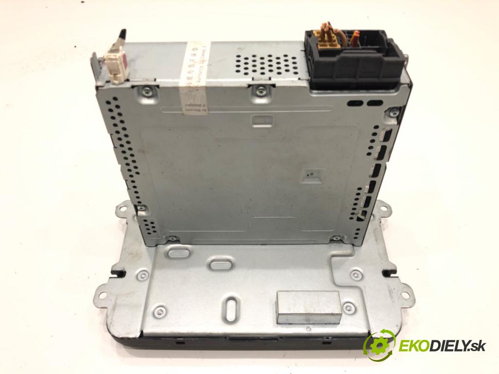 VW JETTA III (1K2) 2004 - 2013    2.0 FSI 110 kW [150 KM] benzyna 2005 - 2010  RADIO 6RD035187B (Audio zariadenia)