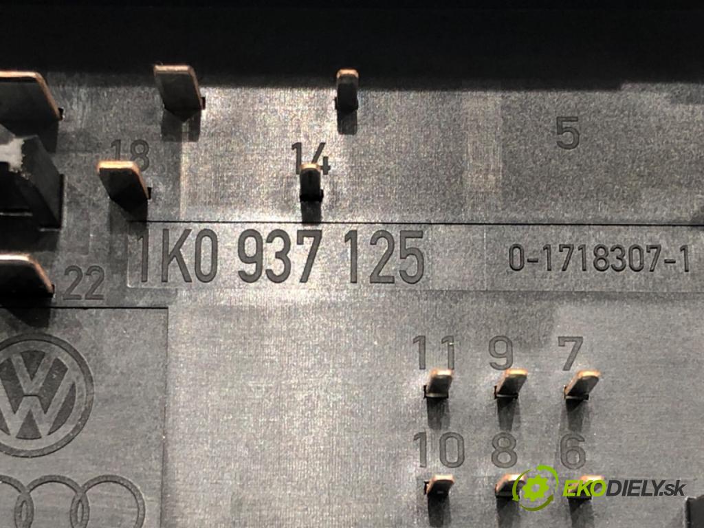 VW JETTA III (1K2) 2004 - 2013    2.0 FSI 110 kW [150 KM] benzyna 2005 - 2010  skříňka poistková 1K0937125 (Pojistkové skříňky)