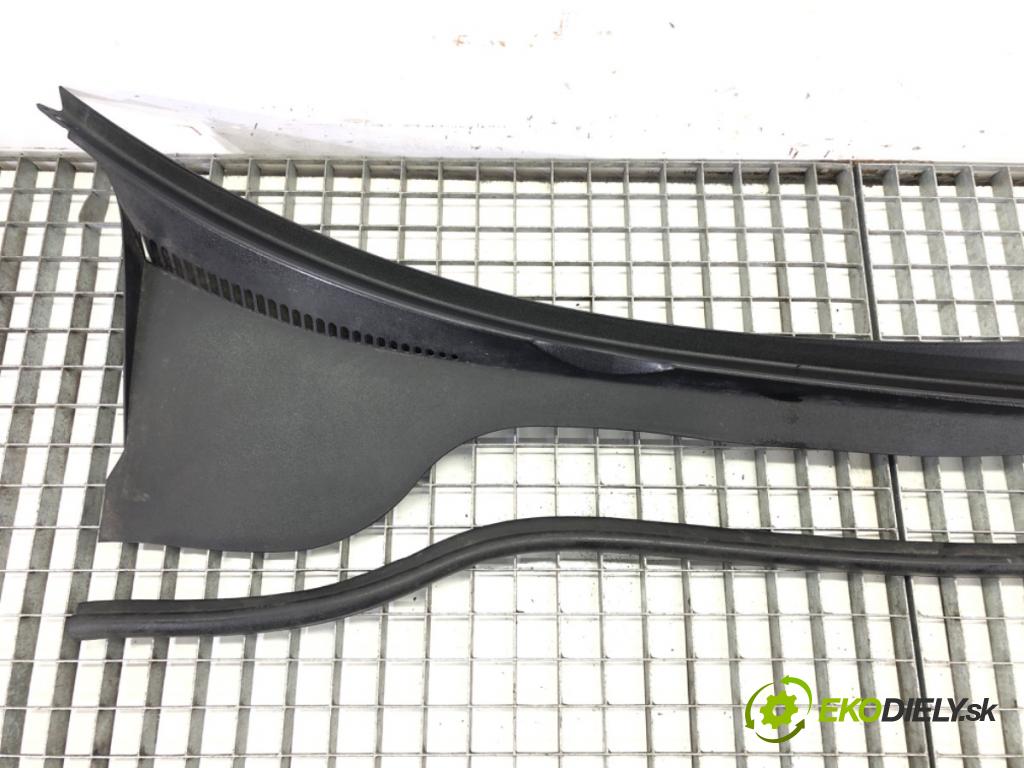 VW JETTA III (1K2) 2004 - 2013    2.0 FSI 110 kW [150 KM] benzyna 2005 - 2010  Torpédo, plast pod čelné okno 1K5819415A (Torpéda)