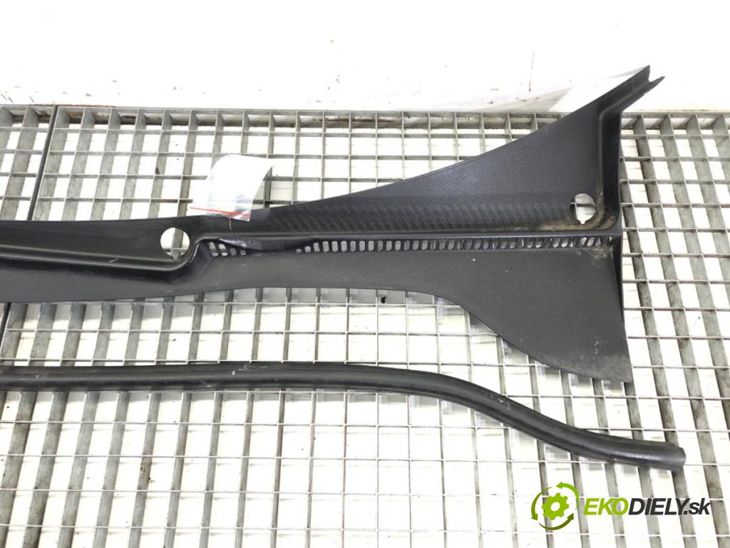 VW JETTA III (1K2) 2004 - 2013    2.0 FSI 110 kW [150 KM] benzyna 2005 - 2010  Torpédo, plast pod čelné okno 1K5819415A (Torpéda)