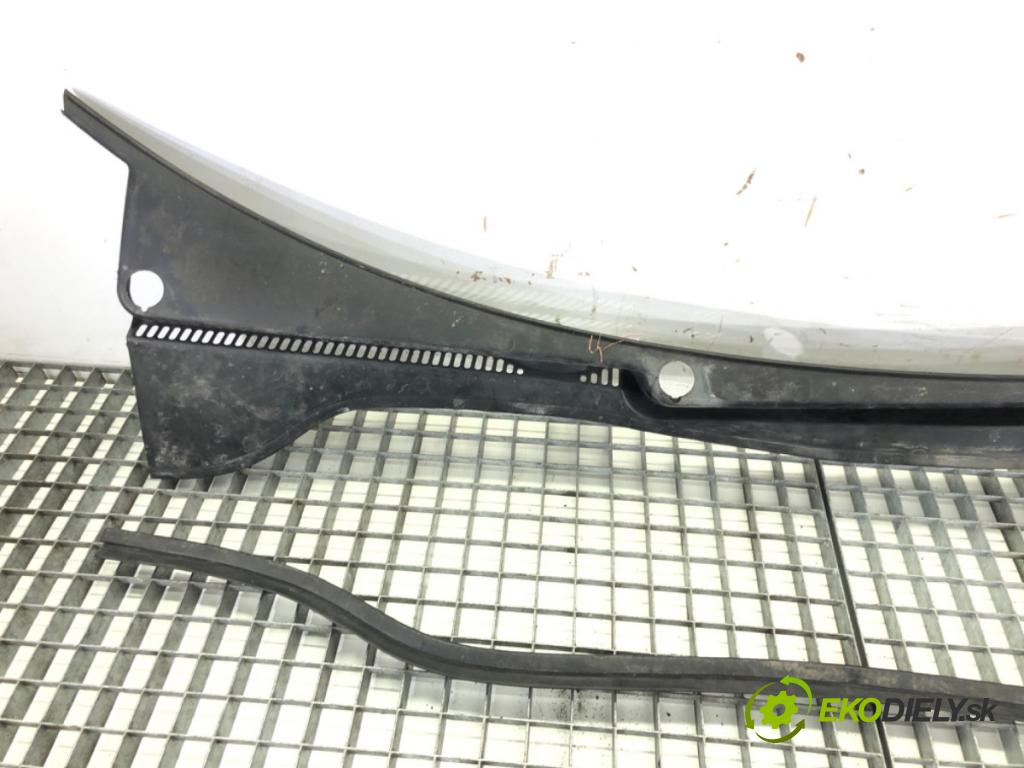 VW JETTA III (1K2) 2004 - 2013    2.0 FSI 110 kW [150 KM] benzyna 2005 - 2010  Torpédo, plast pod čelné okno 1K5819415A (Torpéda)