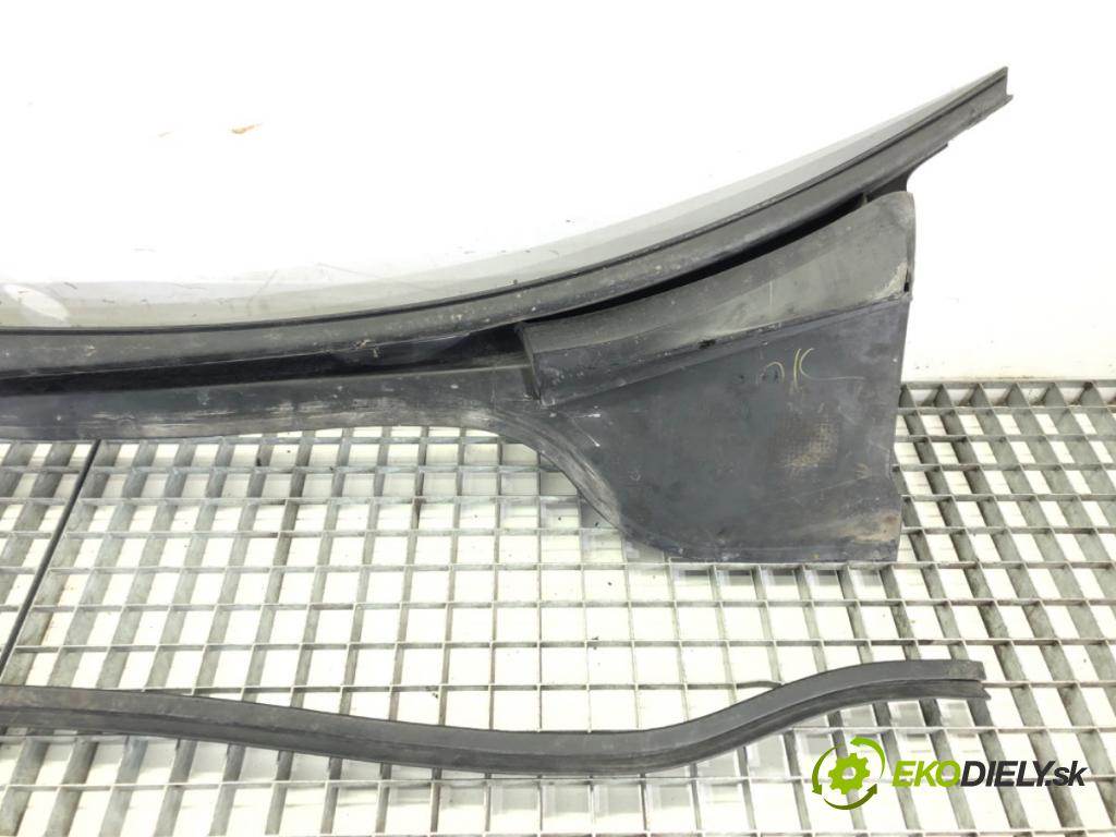 VW JETTA III (1K2) 2004 - 2013    2.0 FSI 110 kW [150 KM] benzyna 2005 - 2010  Torpédo, plast pod čelné okno 1K5819415A (Torpéda)