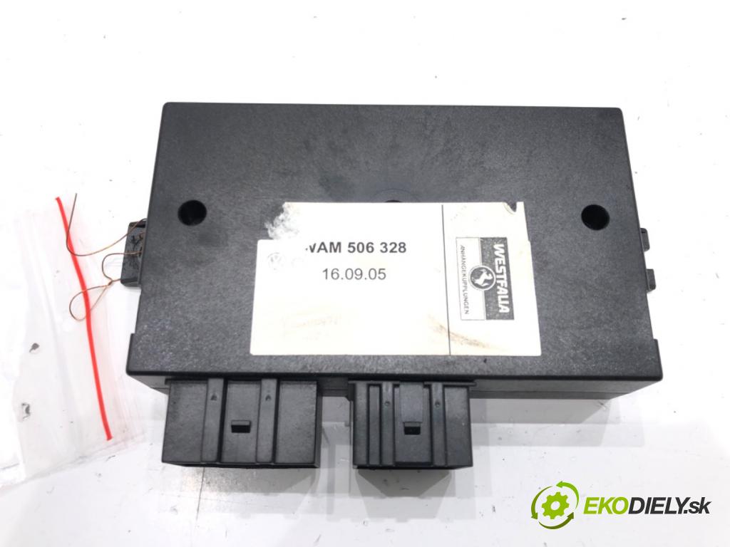 VW JETTA III (1K2) 2004 - 2013    2.0 FSI 110 kW [150 KM] benzyna 2005 - 2010  Modul ťažného oka 8P0907383 (Ostatné)