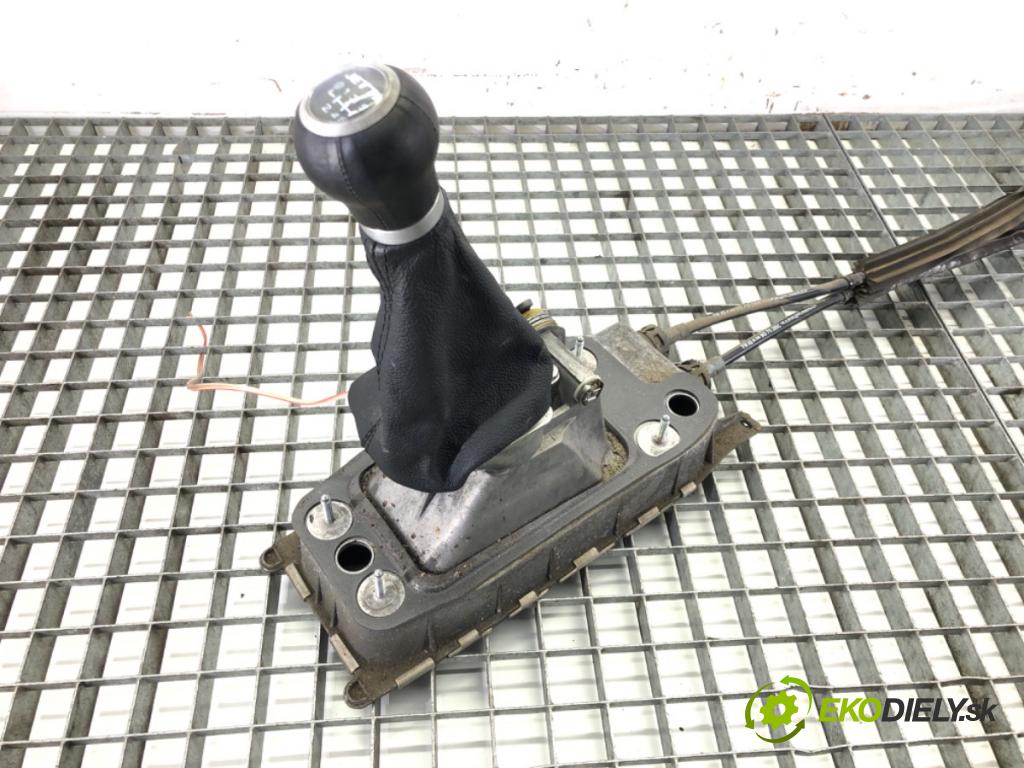 VW JETTA III (1K2) 2004 - 2013    2.0 FSI 110 kW [150 KM] benzyna 2005 - 2010  Kulisa 1K0711091A (Rýchlostné páky / kulisy)