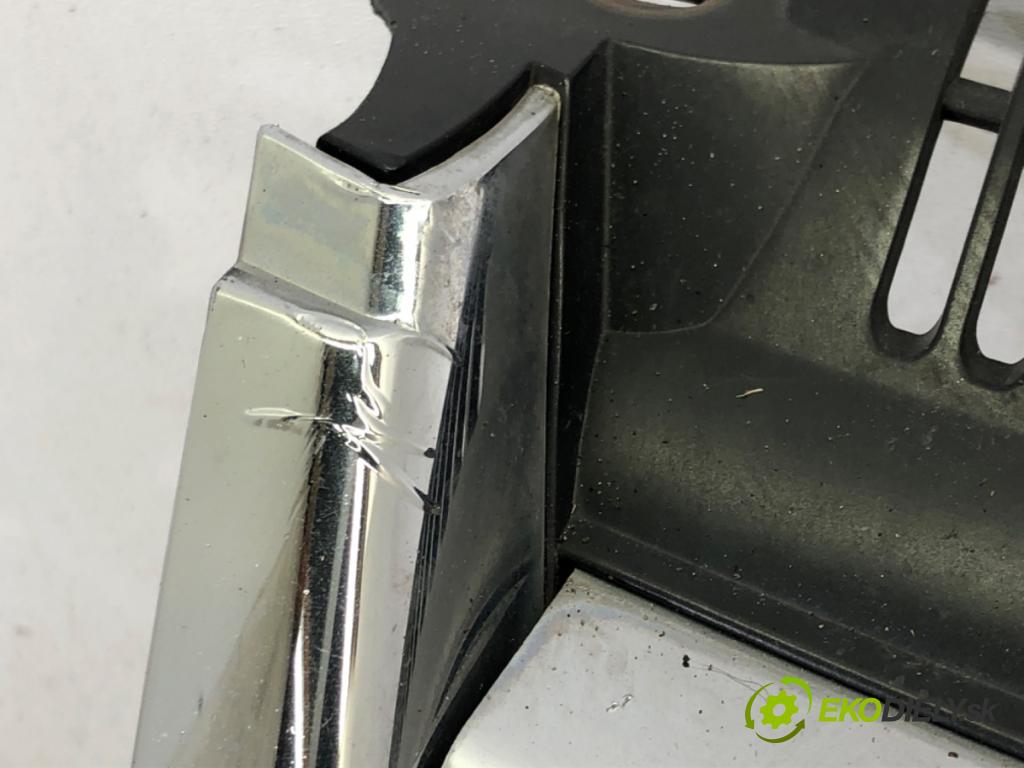 VW JETTA III (1K2) 2004 - 2013    2.0 FSI 110 kW [150 KM] benzyna 2005 - 2010  mřížka maska 1K5853651 (Mřížky (masky) chladičů)