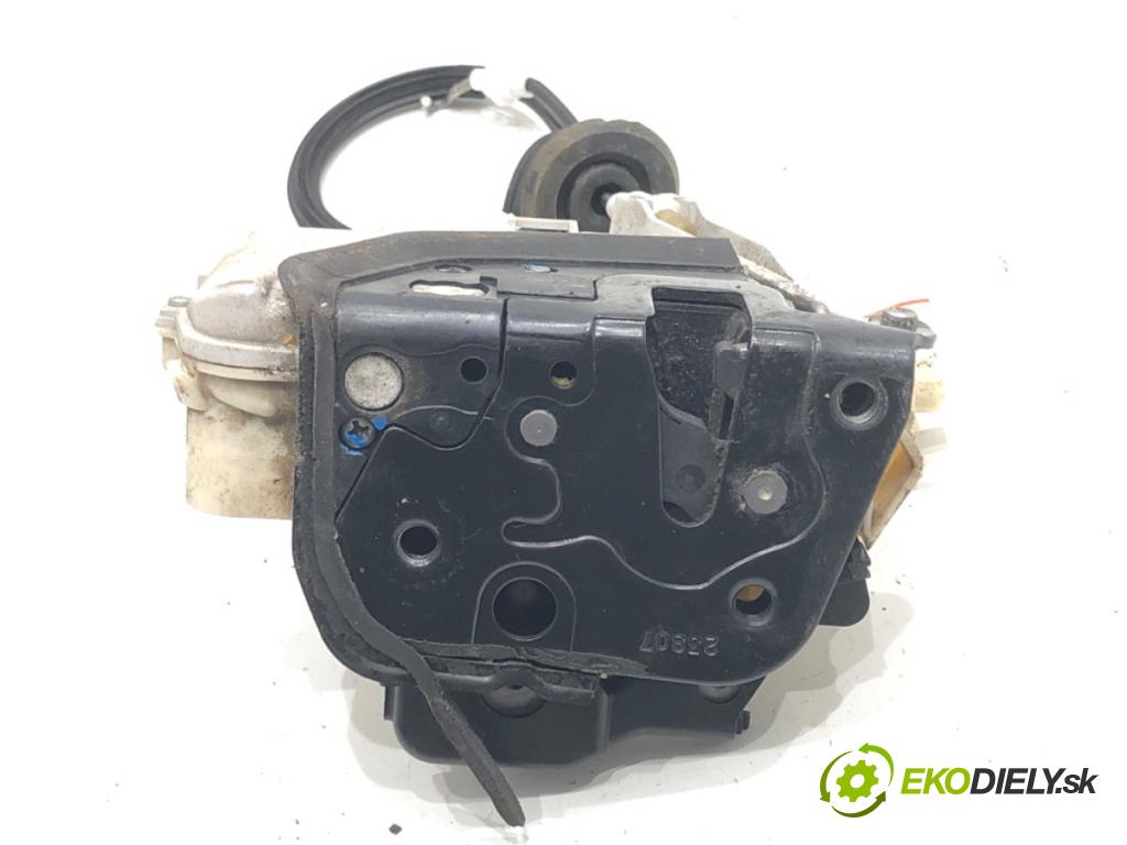 AUDI A8 D3 (4E2, 4E8) 2002 - 2010    4.2 TDI quattro 240 kW [326 KM] olej napędowy 2005 - 2010  zámok dveře levý přední část 