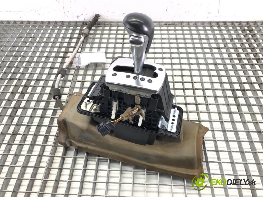 AUDI A8 D3 (4E2, 4E8) 2002 - 2010    4.2 TDI quattro 240 kW [326 KM] olej napędowy 2005 - 2010  Kulisa  (Rýchlostné páky / kulisy)