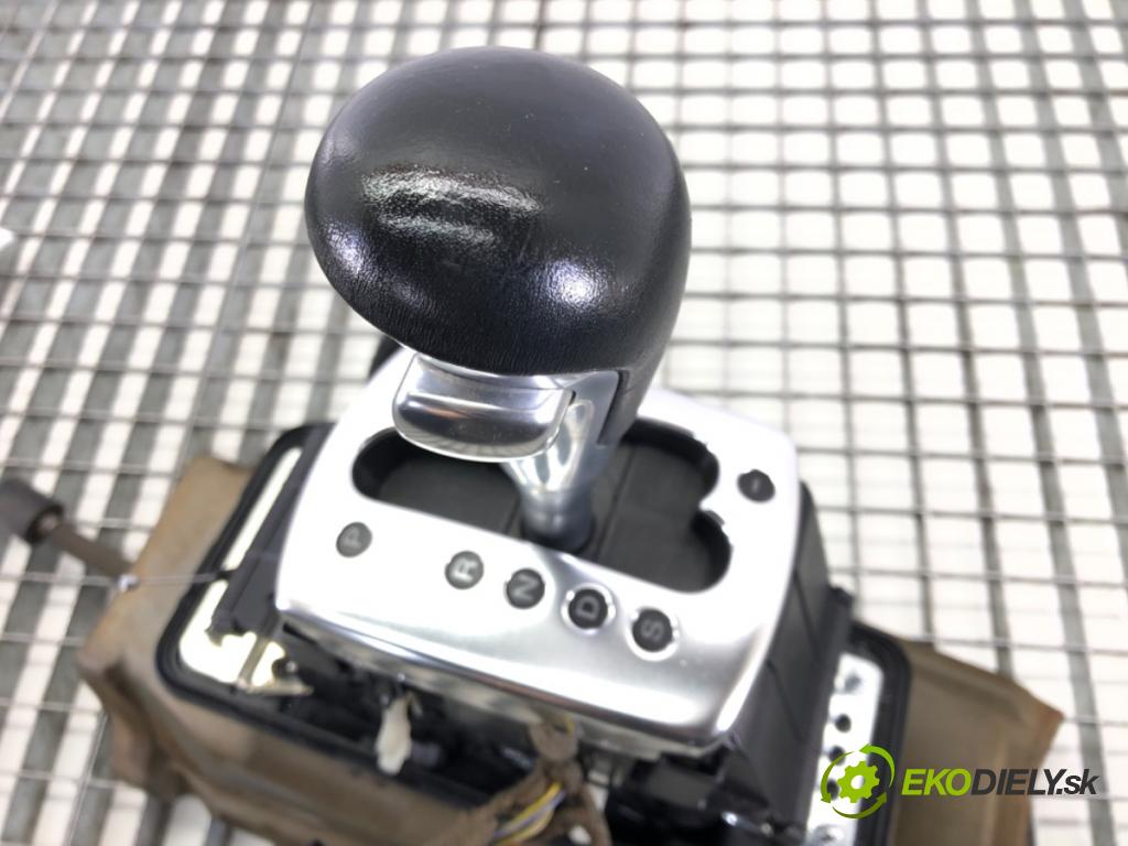 AUDI A8 D3 (4E2, 4E8) 2002 - 2010    4.2 TDI quattro 240 kW [326 KM] olej napędowy 2005 - 2010  Kulisa  (Rýchlostné páky / kulisy)