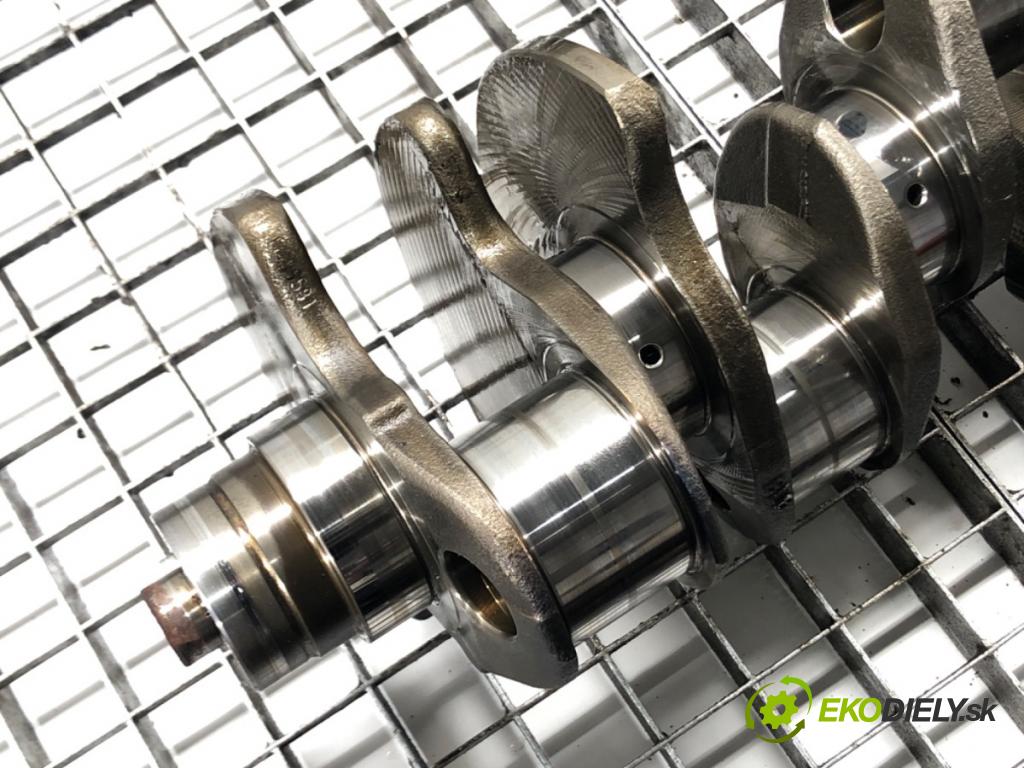 AUDI A8 D3 (4E2, 4E8) 2002 - 2010    4.2 TDI quattro 240 kW [326 KM] olej napędowy 2005 - 2010  Kardaň, hriadeľ KLIKA: 057101Q BVN (Ostatné)