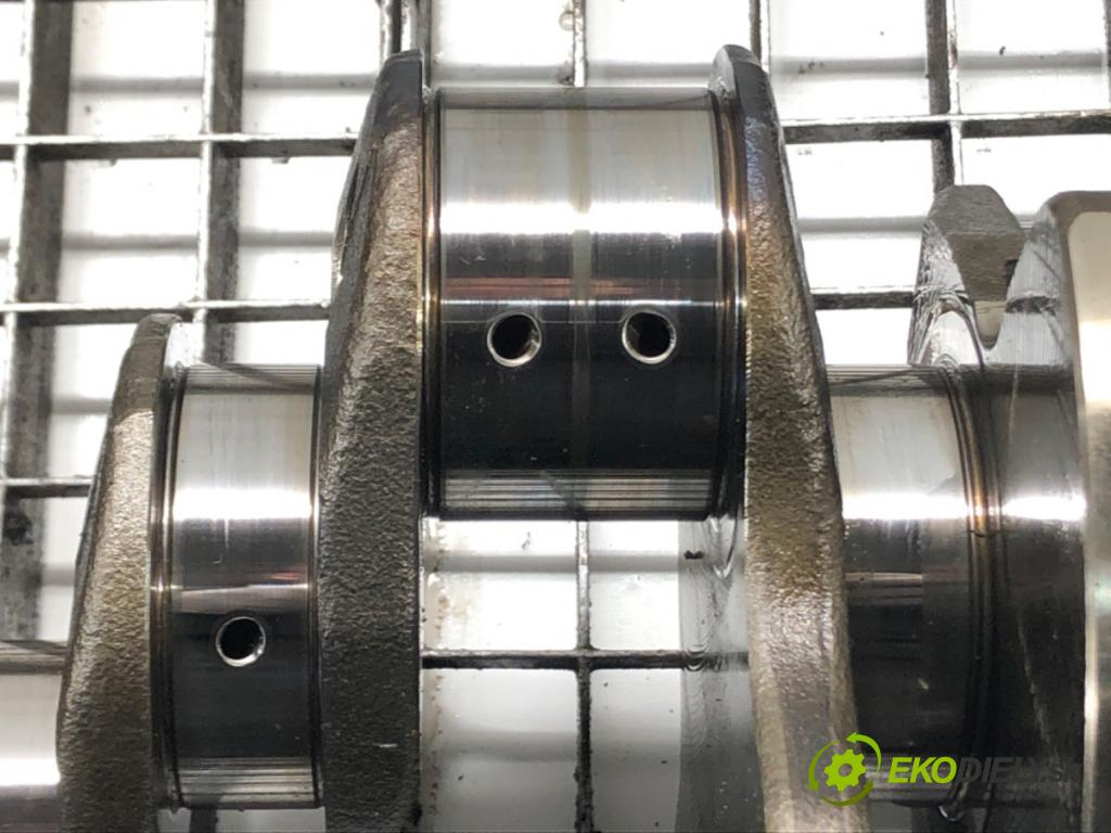 AUDI A8 D3 (4E2, 4E8) 2002 - 2010    4.2 TDI quattro 240 kW [326 KM] olej napędowy 2005 - 2010  Kardaň, hriadeľ KLIKA: 057101Q BVN (Ostatné)