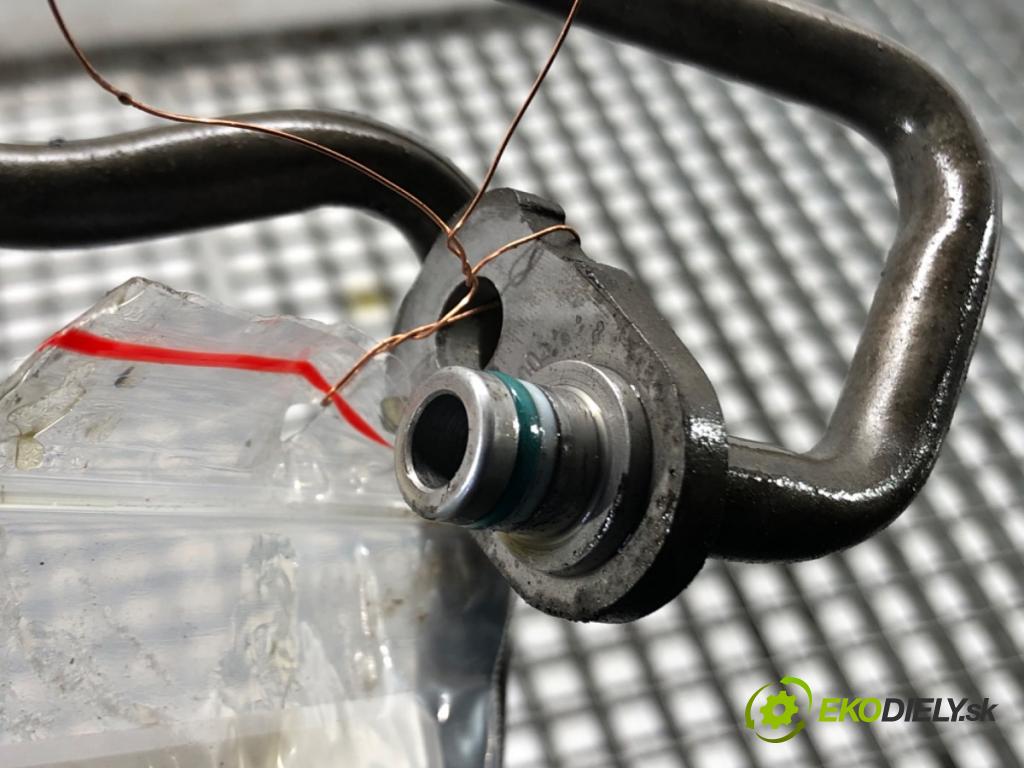 MERCEDES-BENZ KLASA C (W204) 2007 - 2015    C 220 CDI (204.002) 125 kW [170 KM] olej napędowy 2008 - 2014  hadica servočerpadlo A2044600943 (Rúrky, hadice servočerpadla)