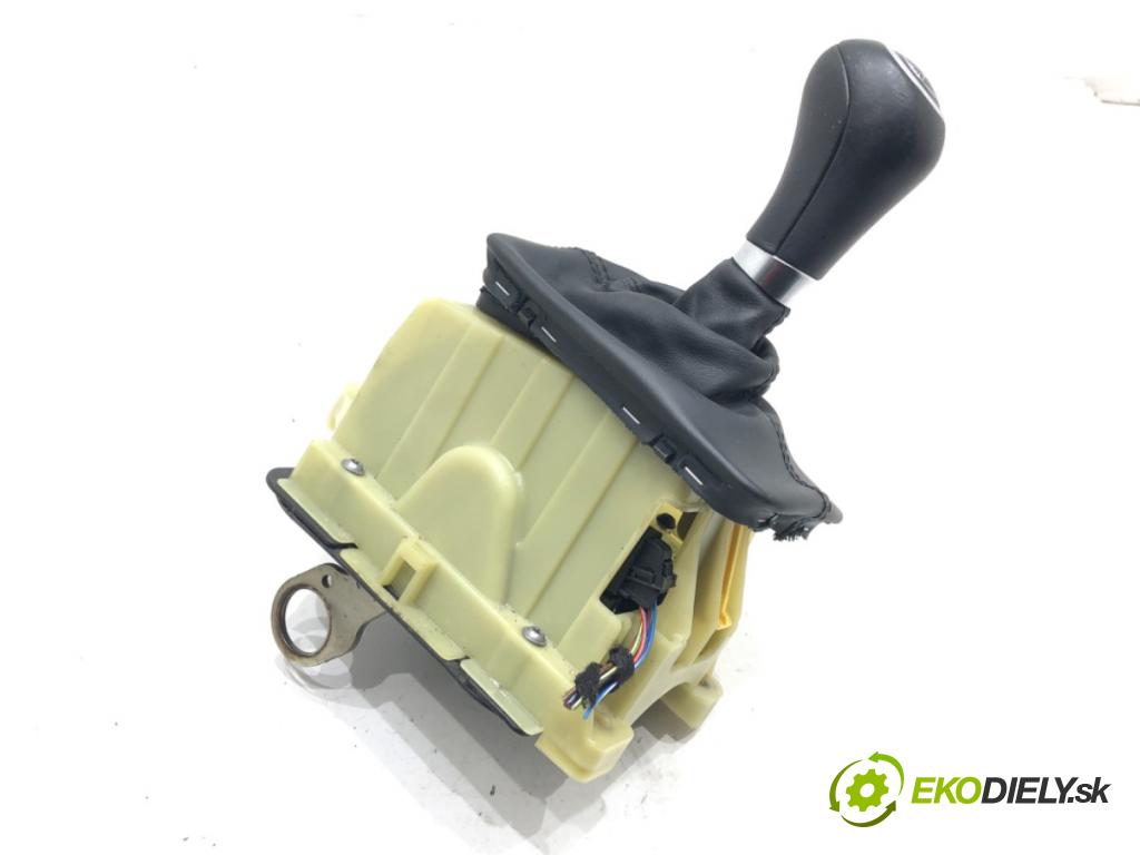 MERCEDES-BENZ KLASA C (W204) 2007 - 2015    C 220 CDI (204.002) 125 kW [170 KM] olej napędowy 2008 - 2014  Kulisa A2042677524 (Rýchlostné páky / kulisy)