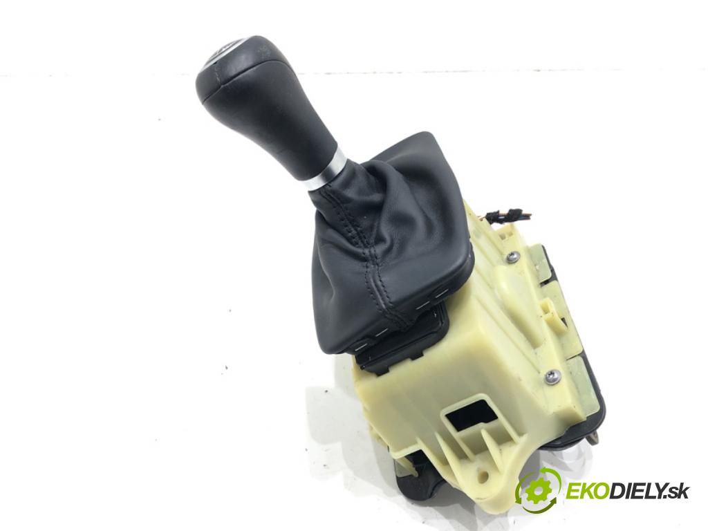 MERCEDES-BENZ KLASA C (W204) 2007 - 2015    C 220 CDI (204.002) 125 kW [170 KM] olej napędowy 2008 - 2014  Kulisa A2042677524 (Rýchlostné páky / kulisy)