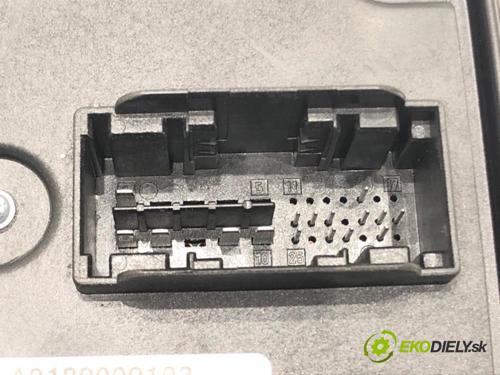 MERCEDES-BENZ KLASA C (W204) 2007 - 2015    C 220 CDI (204.002) 125 kW [170 KM] olej napędowy 2008 - 2014  Menič XENON A2189009103 (Riadiace jednotky xenónu)
