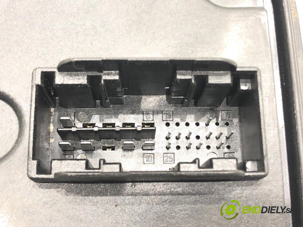 MERCEDES-BENZ KLASA C (W204) 2007 - 2015    C 220 CDI (204.002) 125 kW [170 KM] olej napędowy 2008 - 2014  Menič XENON A2189009103 (Riadiace jednotky xenónu)