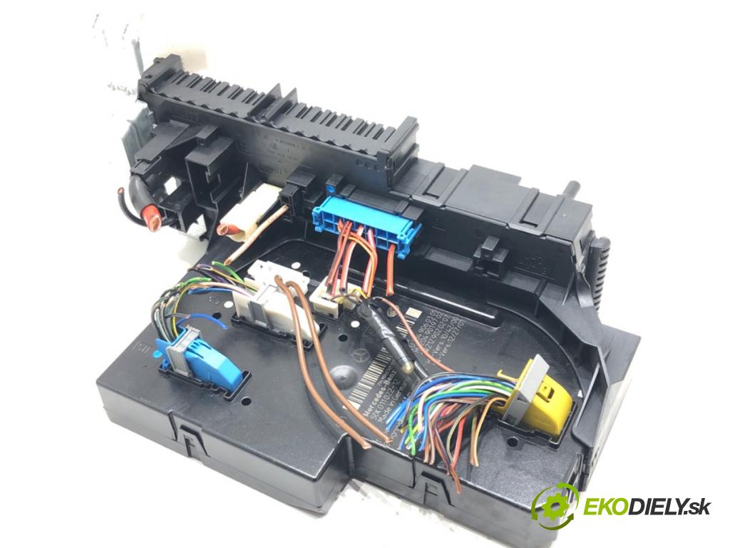 MERCEDES-BENZ KLASA C (W204) 2007 - 2015    C 220 CDI (204.002) 125 kW [170 KM] olej napędowy 2008 - 2014  Modul SAM 2049060305 (Ostatné)