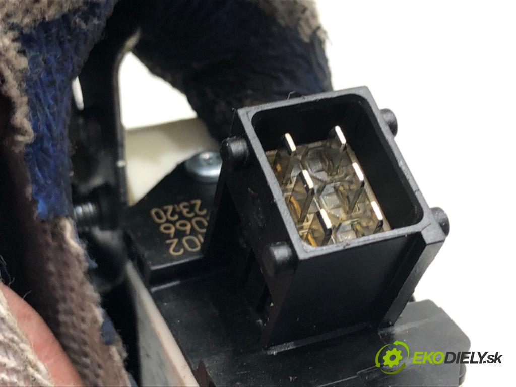 OPEL VECTRA C Kombi (Z02) 2003 - 2009    1.9 CDTI (F35) 88 kW [120 KM] olej napędowy 2004 - 2009  mechanismus okna levý přední část 9178985