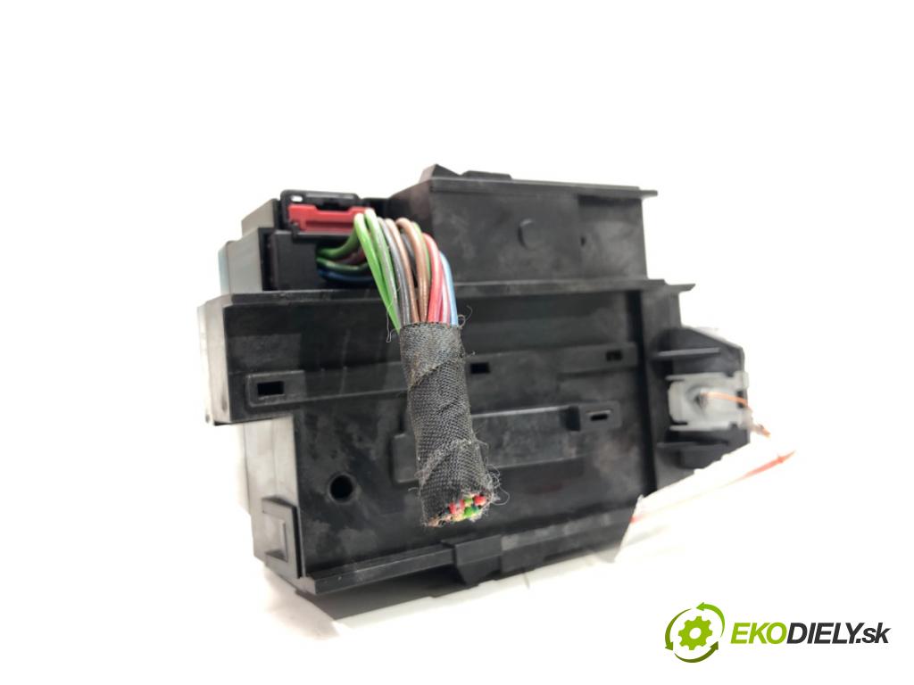 VW PASSAT B6 Variant (3C5) 2005 - 2011    2.0 TDI 103 kW [140 KM] olej napędowy 2005 - 2009  spinačka 3C0905843Q (Spínacie skrinky a kľúče)