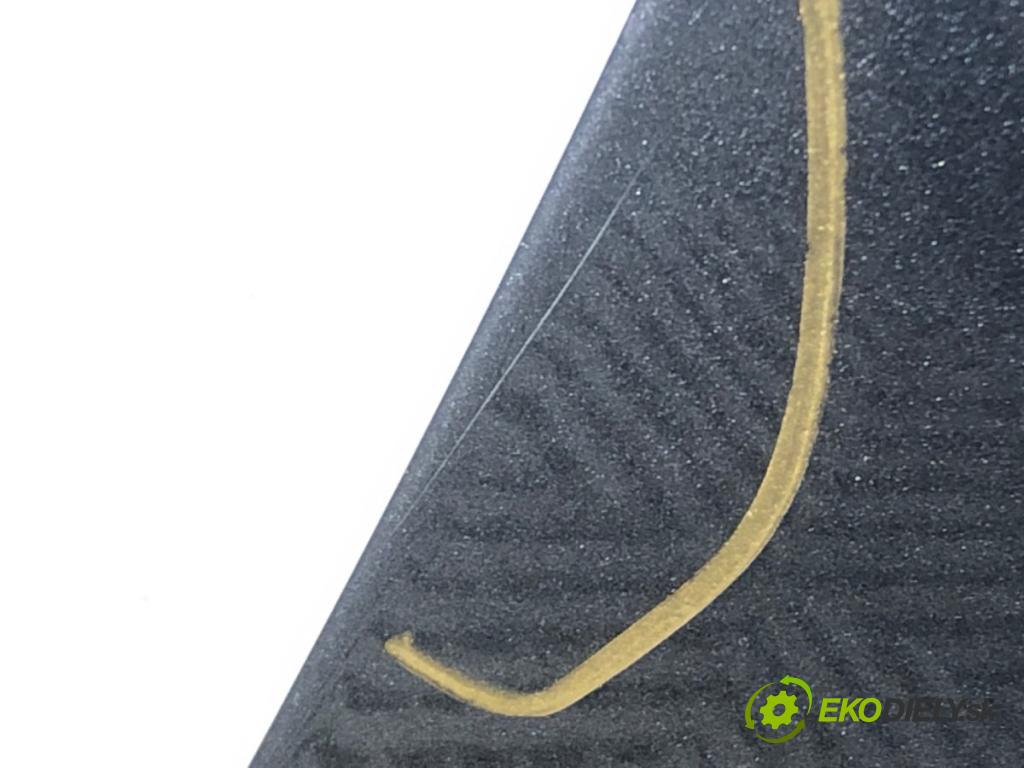 VW PASSAT B8 sedan 2015 110 kW 1.4 TSI 1395 dveře pravý přední část