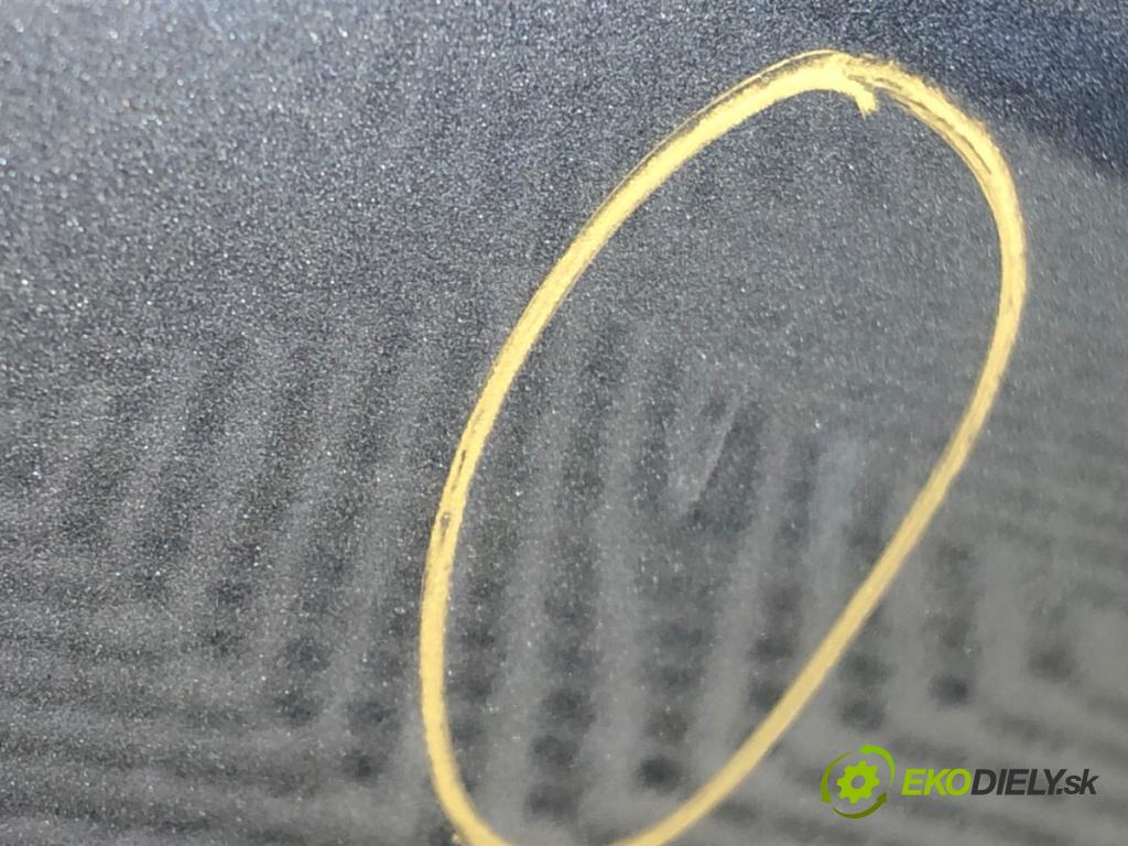 VW PASSAT B8 sedan 2015 110 kW 1.4 TSI 1395 dveře pravý přední část