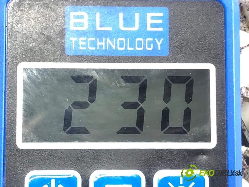 VW PASSAT B8 sedan 2015 110 kW 1.4 TSI 1395 dveře pravý přední část