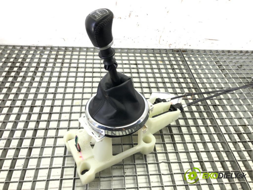 PEUGEOT 4008 2012 - 2022    1.8 HDi 110 kW [150 KM] olej napędowy 2012 - 2022  Kulisa  (Rýchlostné páky / kulisy)