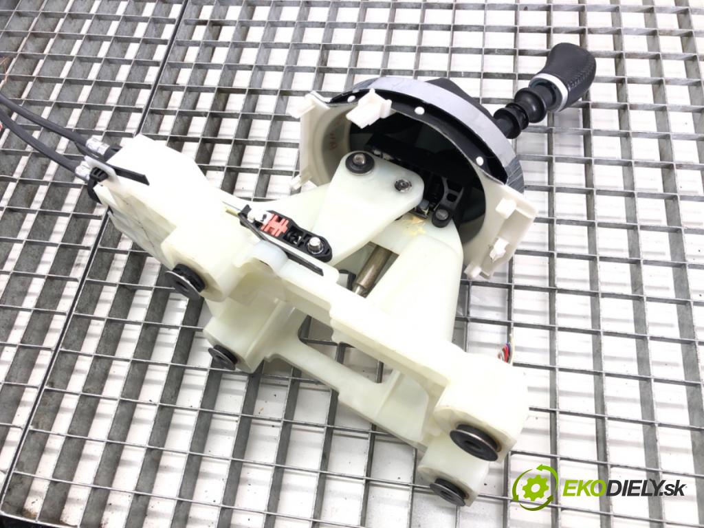 PEUGEOT 4008 2012 - 2022    1.8 HDi 110 kW [150 KM] olej napędowy 2012 - 2022  Kulisa  (Rýchlostné páky / kulisy)