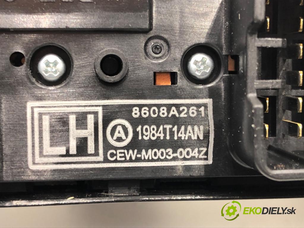 PEUGEOT 4008 2012 - 2022    1.8 HDi 110 kW [150 KM] olej napędowy 2012 - 2022  Prepínač okien 8608A261 (Prepínače, spínače, tlačidlá a ovládače kúrenia)