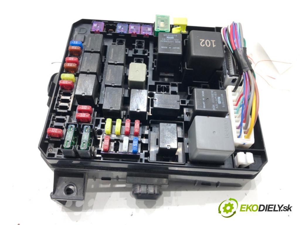 PEUGEOT 4008 2012 - 2022    1.8 HDi 110 kW [150 KM] olej napędowy 2012 - 2022  skříňka poistková  (Pojistkové skříňky)