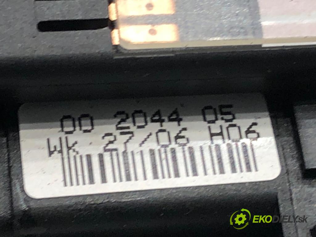 AUDI A4 B6 (8E2) 2000 - 2005    1.9 TDI 96 kW [130 KM] olej napędowy 2000 - 2004  Krúžok, slimák airbag 8E0953541E (Airbagy)