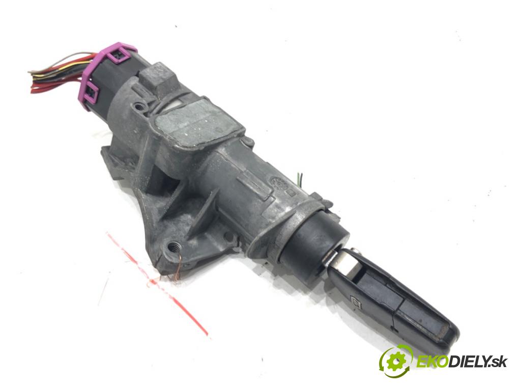 AUDI A4 B6 (8E2) 2000 - 2005    1.9 TDI 96 kW [130 KM] olej napędowy 2000 - 2004  spinačka 4B0905851C (Spínacie skrinky a kľúče)