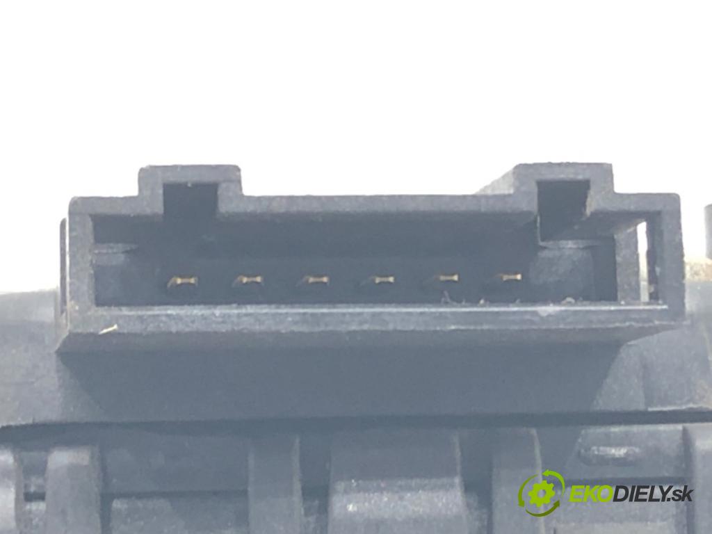 AUDI A4 B6 (8E2) 2000 - 2005    1.9 TDI 96 kW [130 KM] olej napędowy 2000 - 2004  Potenciometer plynu 8E1721523 (Pedále)