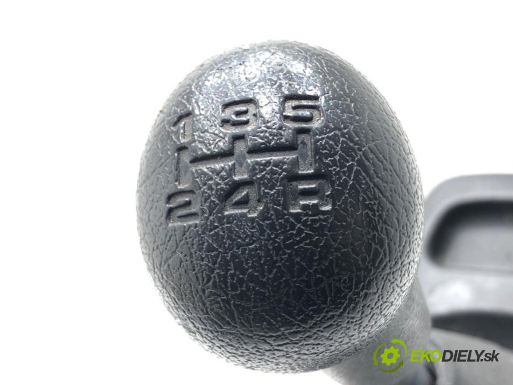 SUZUKI WAGON R+ liftback (MM) 2000 - 2022    1.3 (RB 413) 56 kW [76 KM] benzyna 2000 - 2004  Kulisa  (Rýchlostné páky / kulisy)