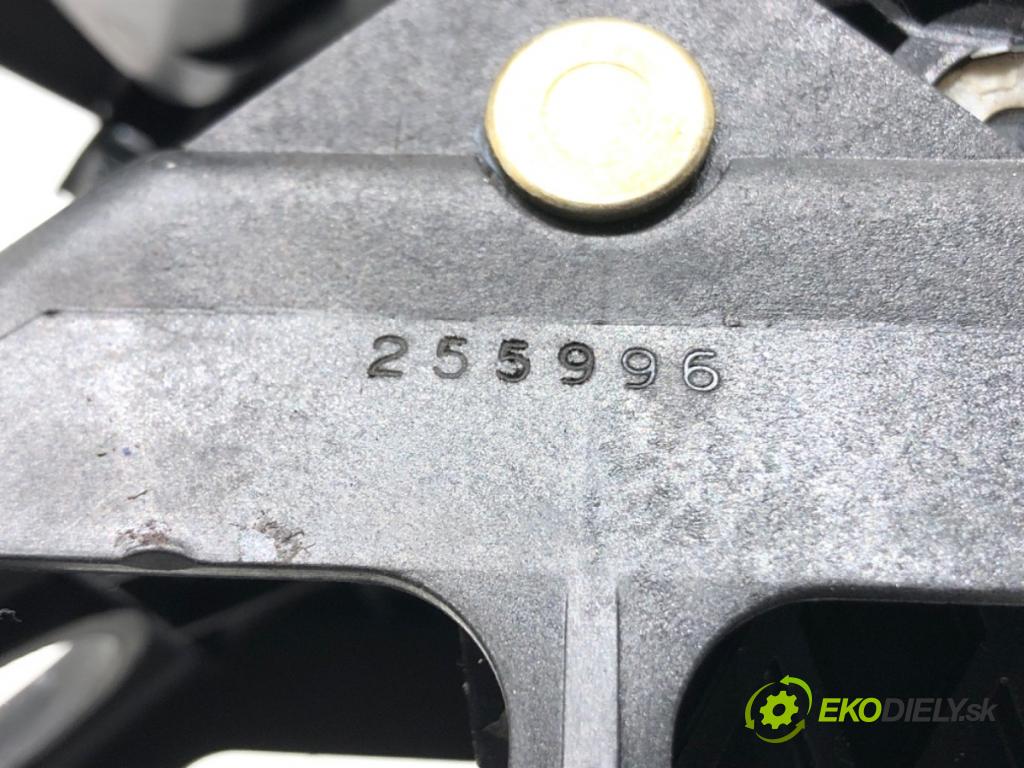 SUZUKI WAGON R+ liftback (MM) 2000 - 2022    1.3 (RB 413) 56 kW [76 KM] benzyna 2000 - 2004  Kulisa  (Rýchlostné páky / kulisy)