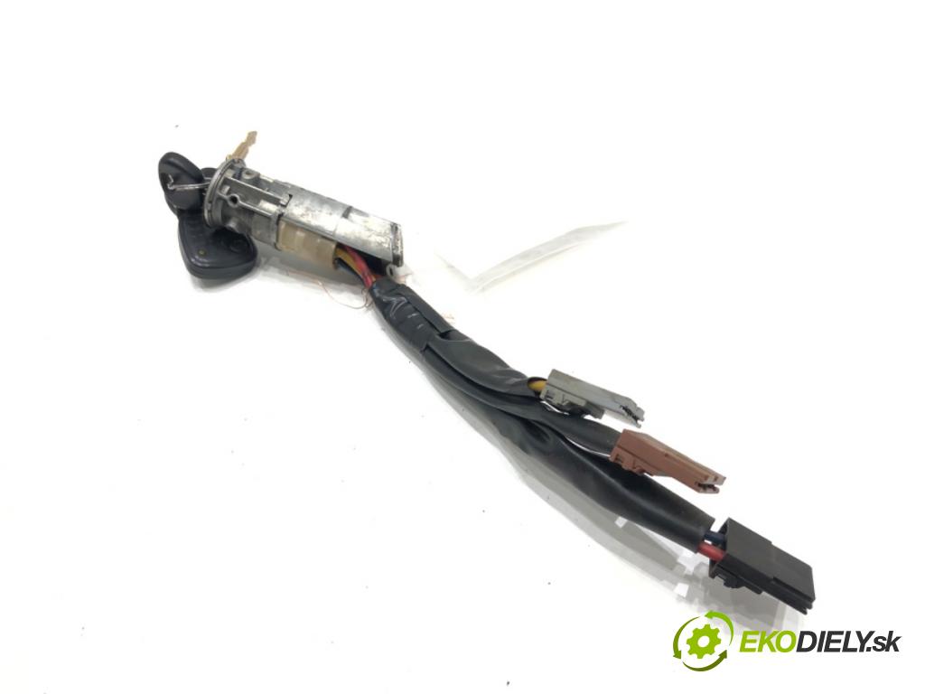 AIXAM CROSSLINE 2012 - 2016    0.4 4 kW [5 KM] olej napędowy 2012 - 2016  spinačka  (Spínacie skrinky a kľúče)