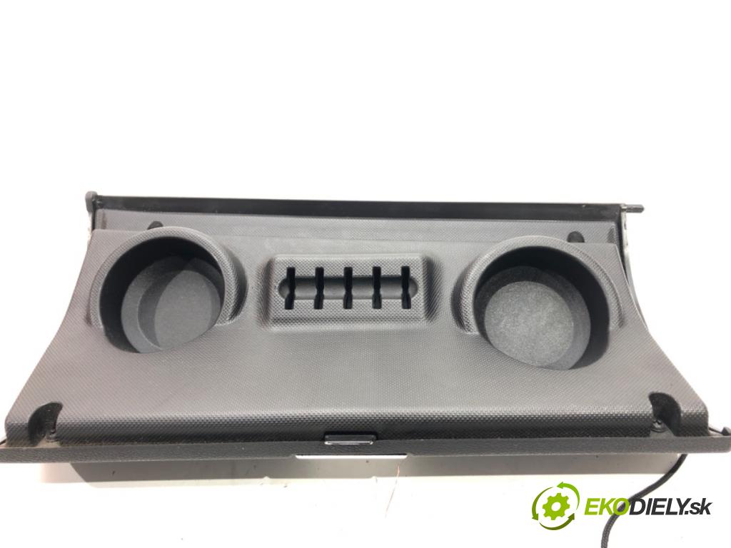 AIXAM CROSSLINE 2012 - 2016    0.4 4 kW [5 KM] olej napędowy 2012 - 2016  Priehradka, kastlík spolujazdca  (Priehradky, kastlíky)