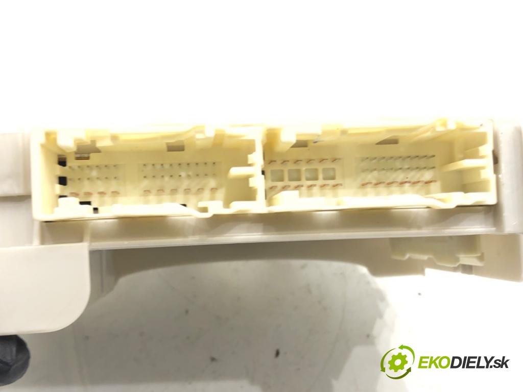 SUBARU BRZ 2012 - 2022    2.0 (ZC6) 147 kW [200 KM] benzyna 2012 - 2022  skříňka poistková 82201CA000 (Pojistkové skříňky)