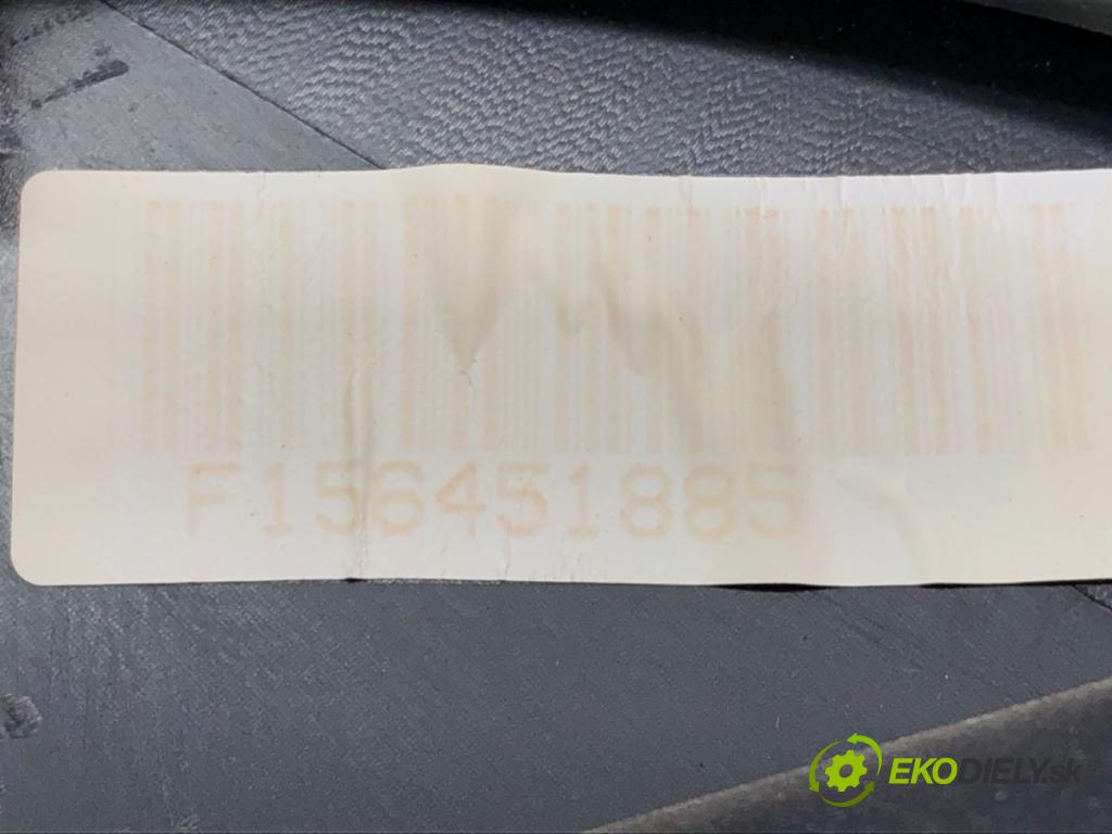 NISSAN JUKE (F15) 2010 - 2022    1.6 DIG-T 140 kW [190 KM] benzyna 2010 - 2022  Priehradka, kastlík spolujazdca  (Priehradky, kastlíky)