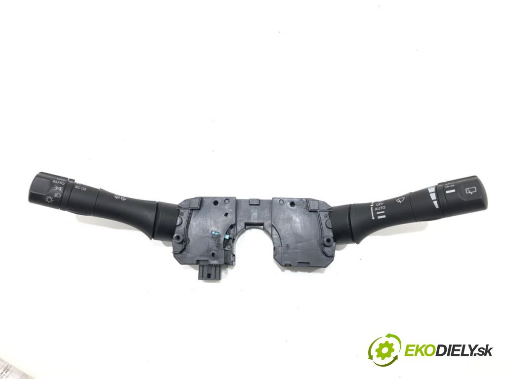 NISSAN JUKE (F15) 2010 - 2022    1.6 DIG-T 140 kW [190 KM] benzyna 2010 - 2022  Prepínač kombinovaný  (Prepínače, spínače, tlačidlá a ovládače kúrenia)