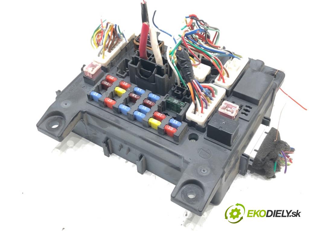 MITSUBISHI OUTLANDER II (CW_W) 2006 - 2012    2.4 4WD (CW5W) 125 kW [170 KM] benzyna 2007 - 2012  modul BSI 8637A318 (Pojistkové skříňky)